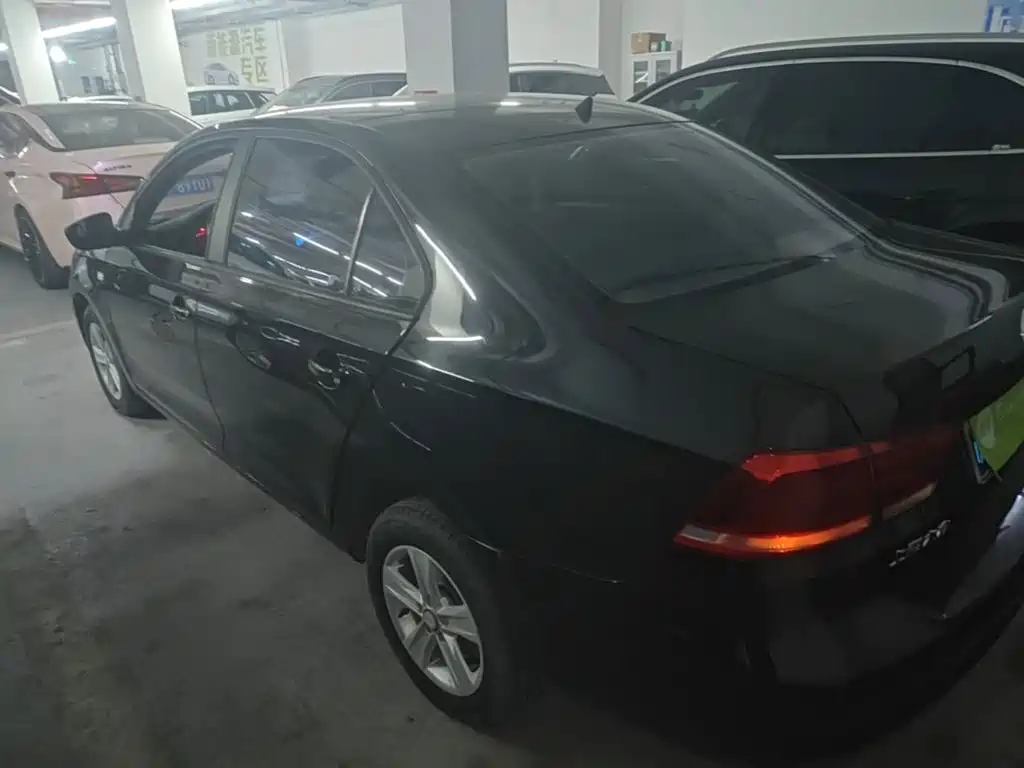 Volkswagen Santana — миниатюра 5