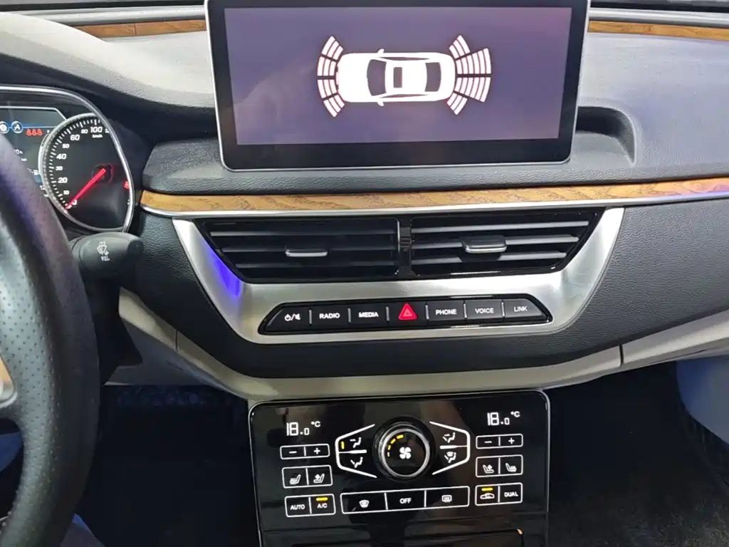 Hongqi Hongqi H5 — миниатюра 13