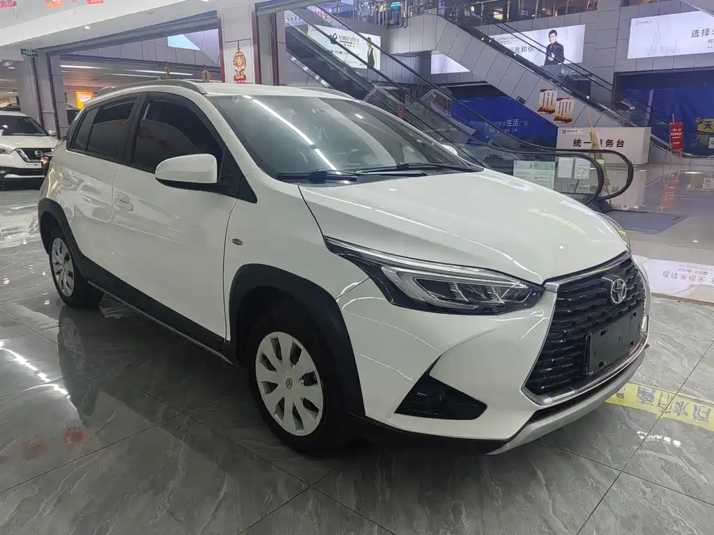 Toyota Yaris L — миниатюра 3