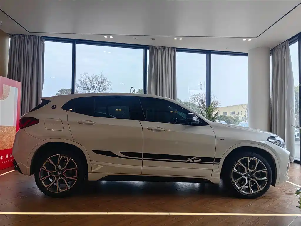 BMW X2