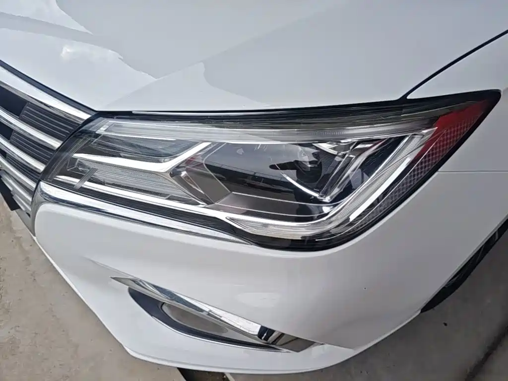 Roewe i5 — миниатюра 24