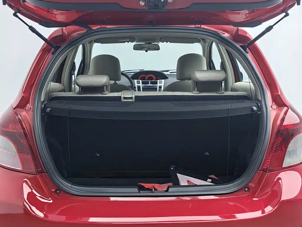 Toyota Yaris — миниатюра 16