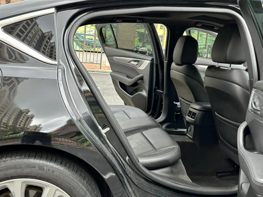 Cadillac CT5 — миниатюра 11