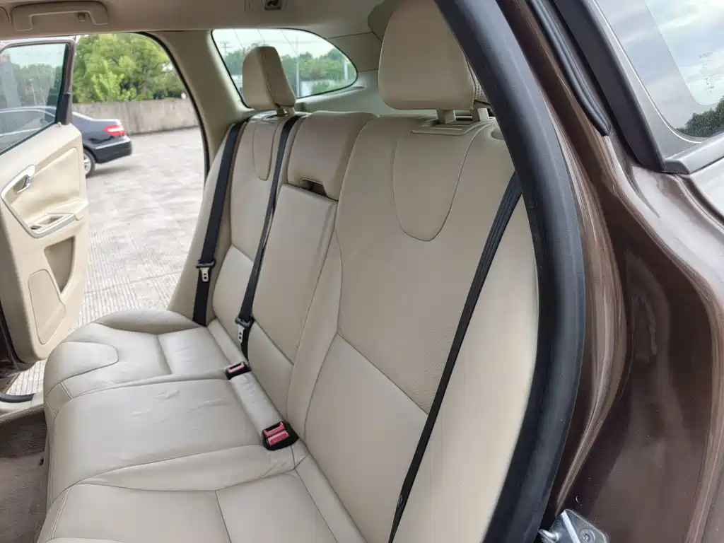 Volvo XC60 (Import) — миниатюра 18