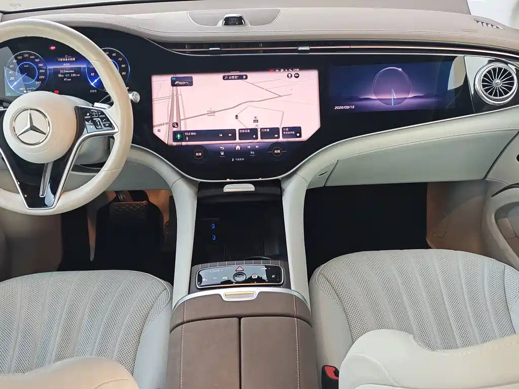 Mercedes-Benz EQS SUV — миниатюра 11