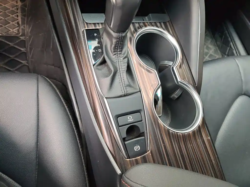 Toyota Camry — миниатюра 10