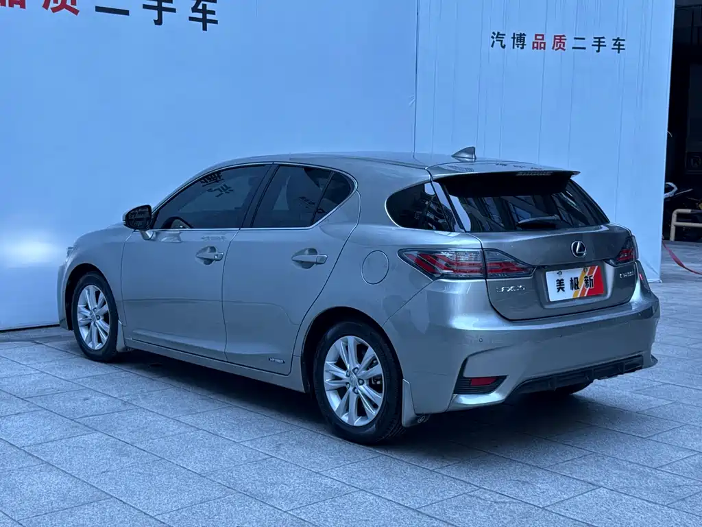 Lexus CT — миниатюра 7