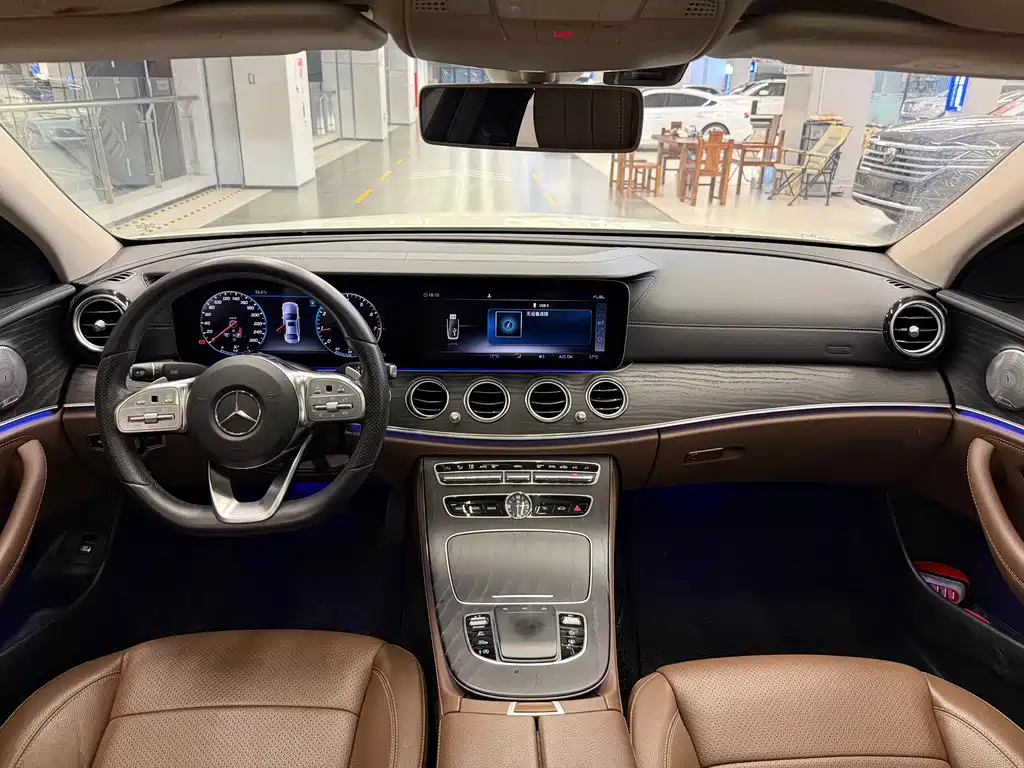 Mercedes-Benz E-Class — миниатюра 6
