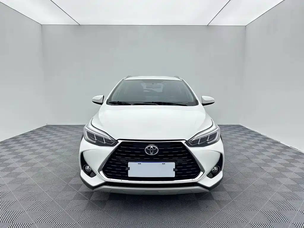 Toyota Yaris L — миниатюра 2