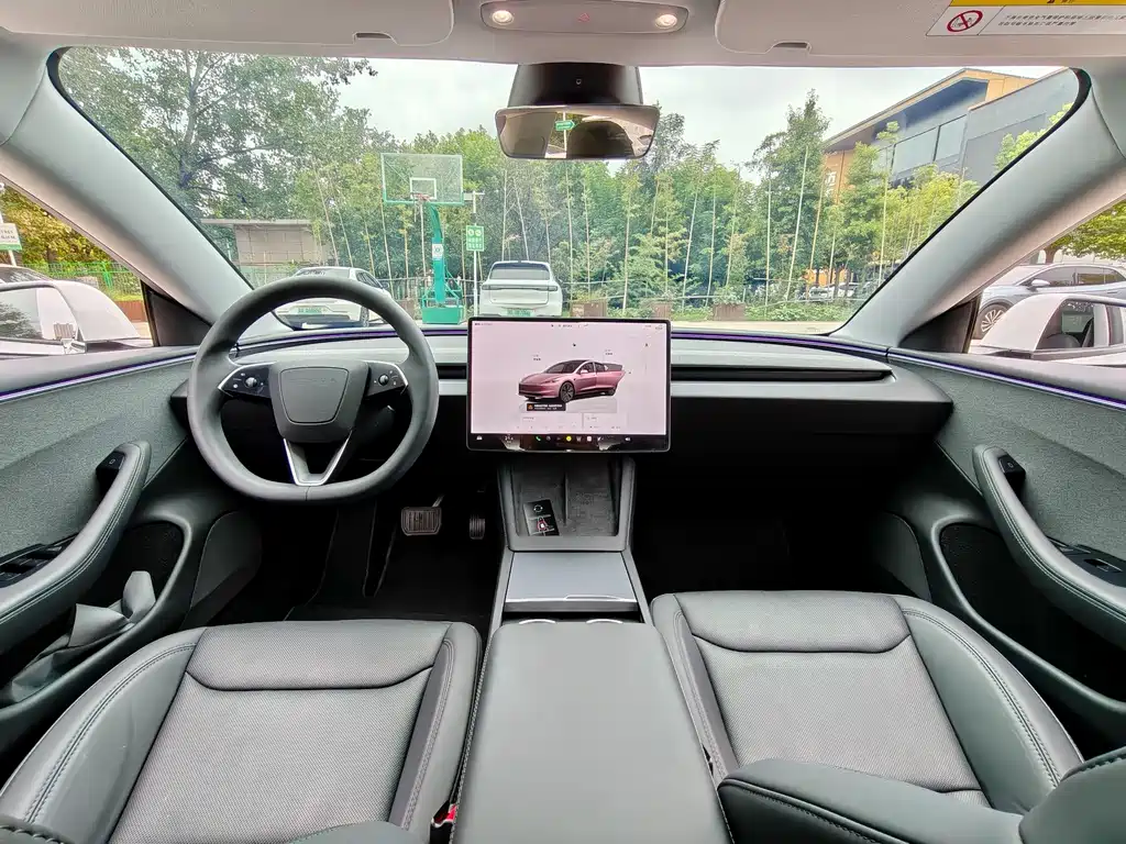 Tesla Model 3 — миниатюра 5