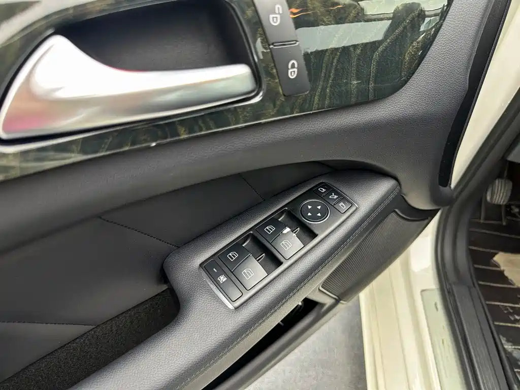 Mercedes-Benz CLS — миниатюра 20