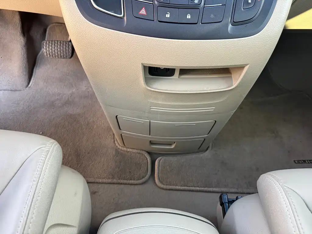 Buick GL8 — миниатюра 20