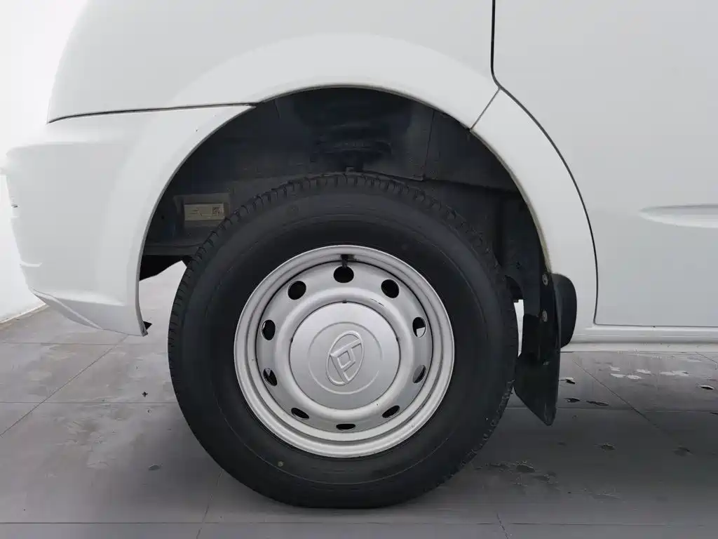 MAXUS V80 — миниатюра 17