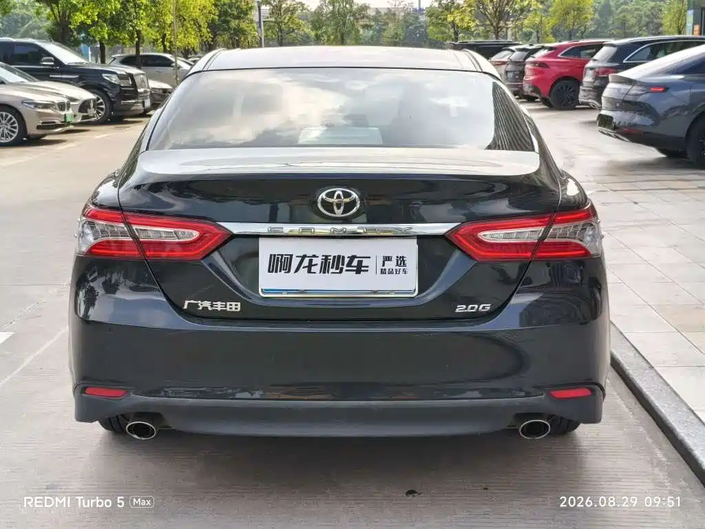Toyota Camry — миниатюра 8