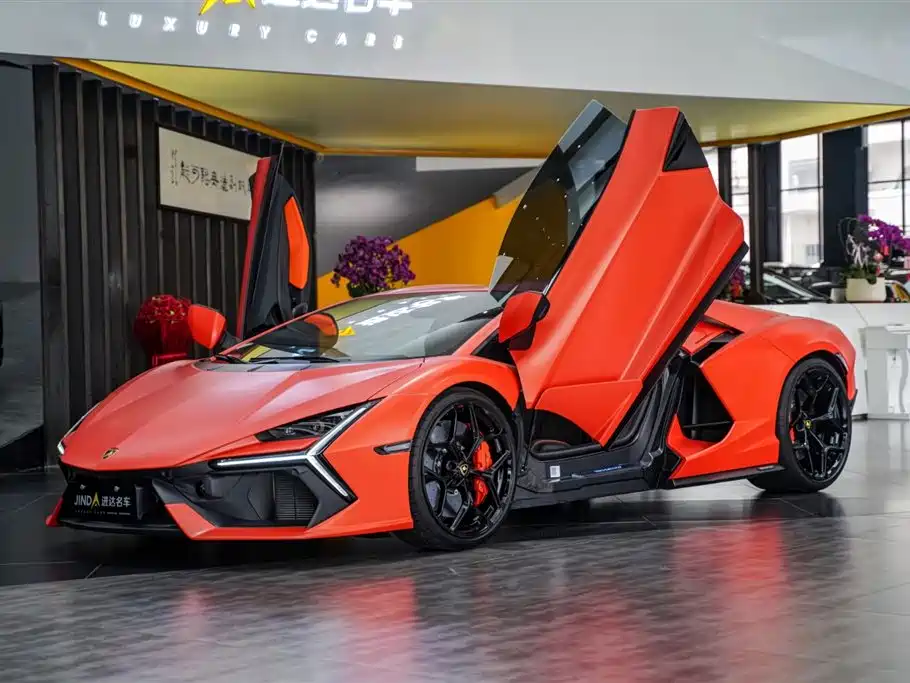 Lamborghini Revuelto 2026