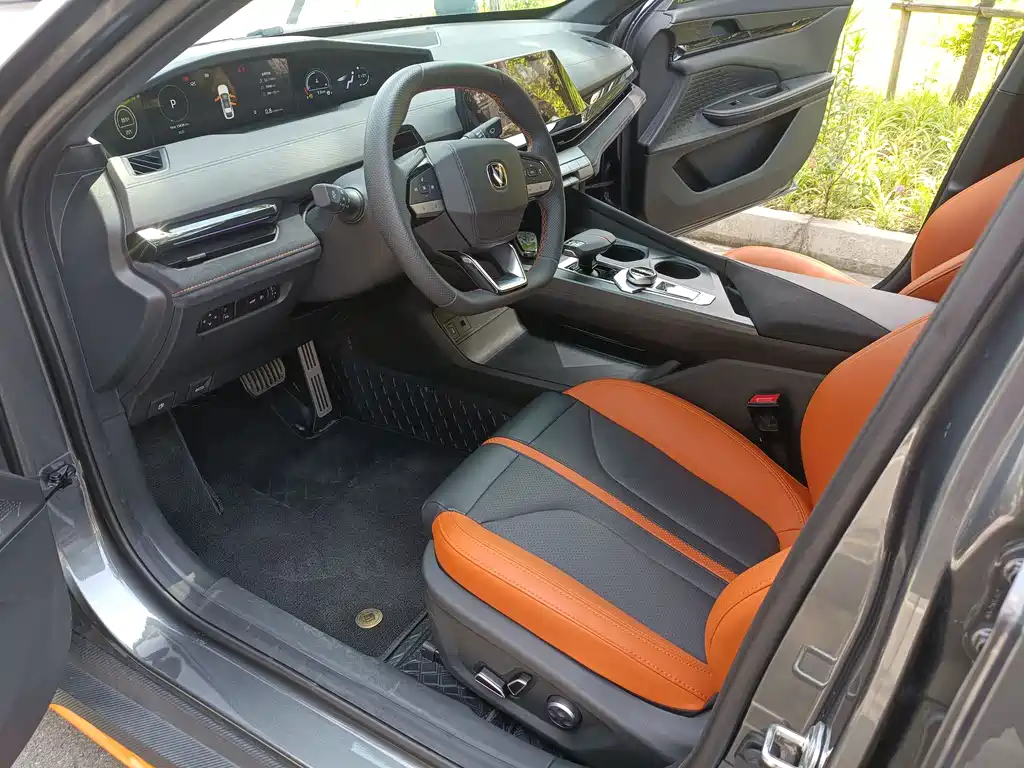 Changan UNI-V 2024 1.5T Luxury Sport