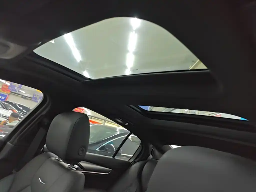 Cadillac CT5 — миниатюра 18