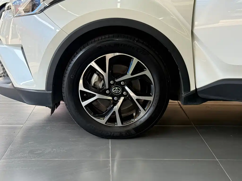 TOYOTA C HR
