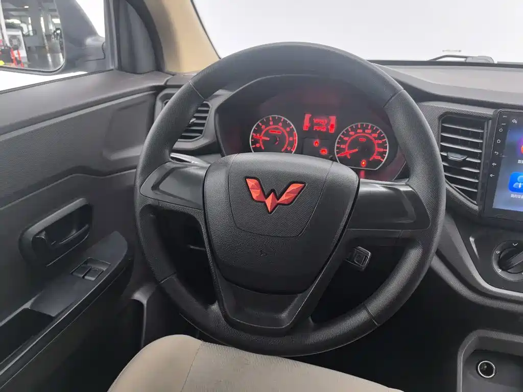 Wuling Hongguang V — миниатюра 11