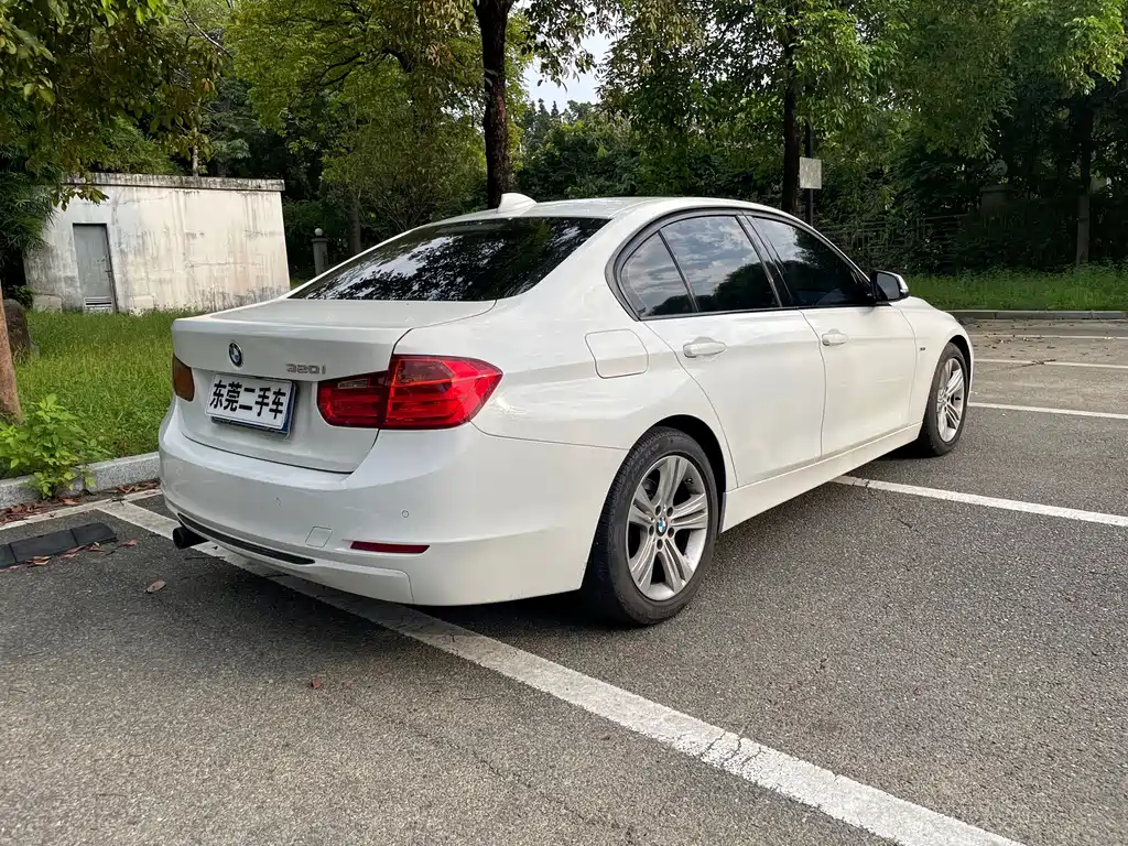 BMW 3 Series — миниатюра 12