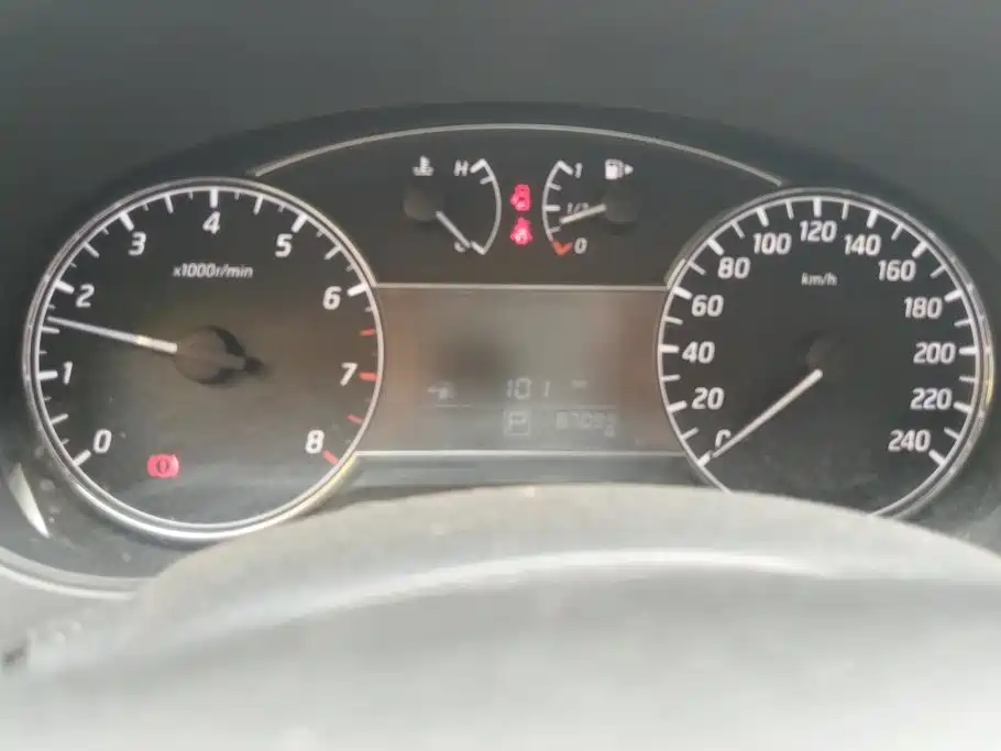 Nissan Tiida — миниатюра 13