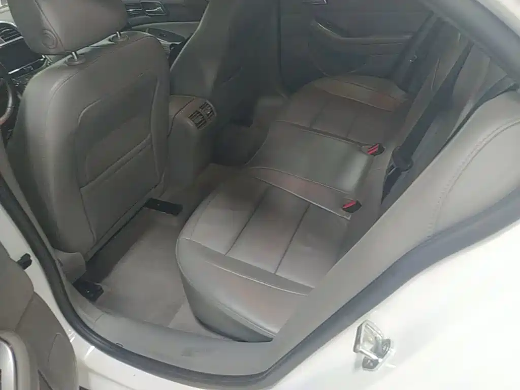 Chevrolet Malibu — миниатюра 17