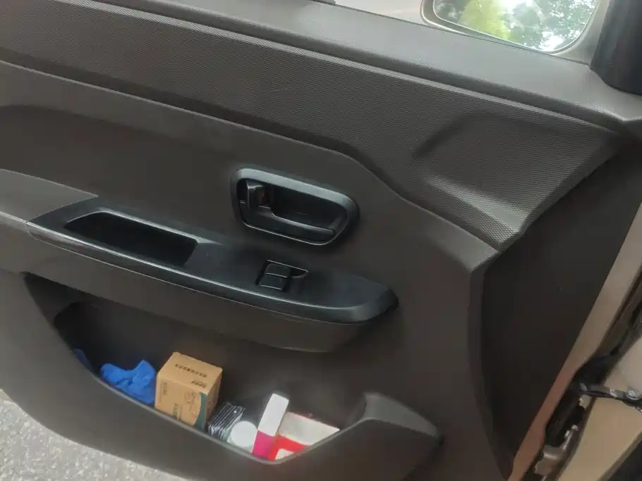 Wuling Hongguang V — миниатюра 7