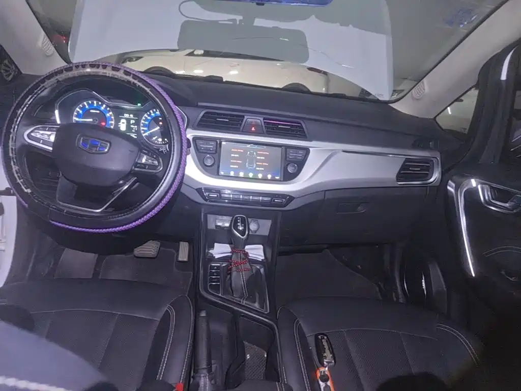 Geely Vision X3 — миниатюра 5
