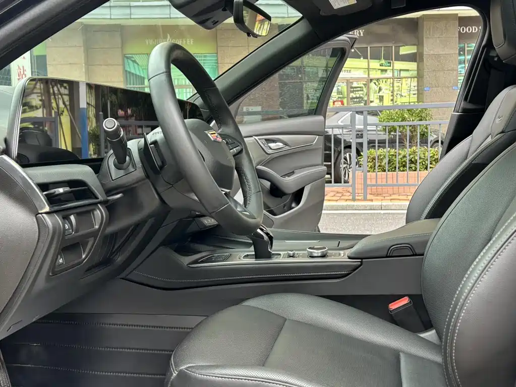 Cadillac CT5 — миниатюра 13