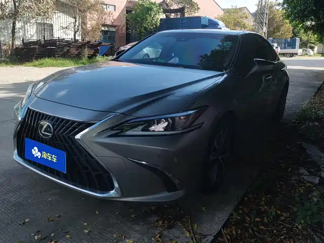 LEXUS  ES 2024