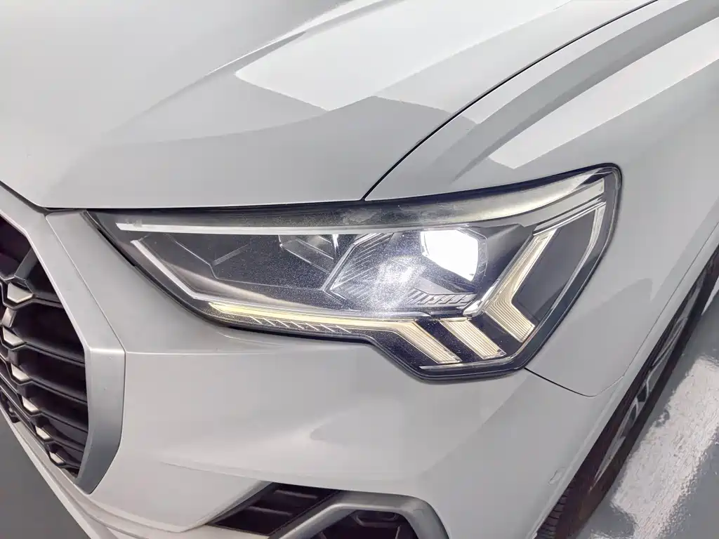 Audi Q3 — миниатюра 10