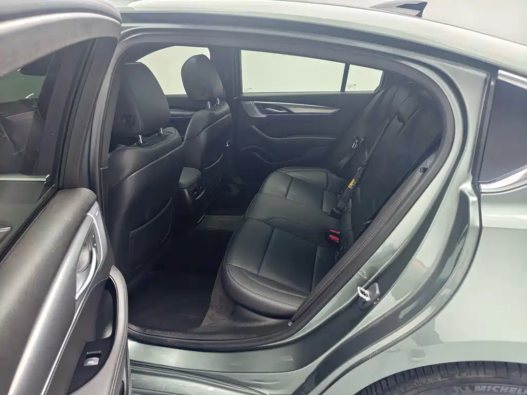 Cadillac CT5 — миниатюра 8