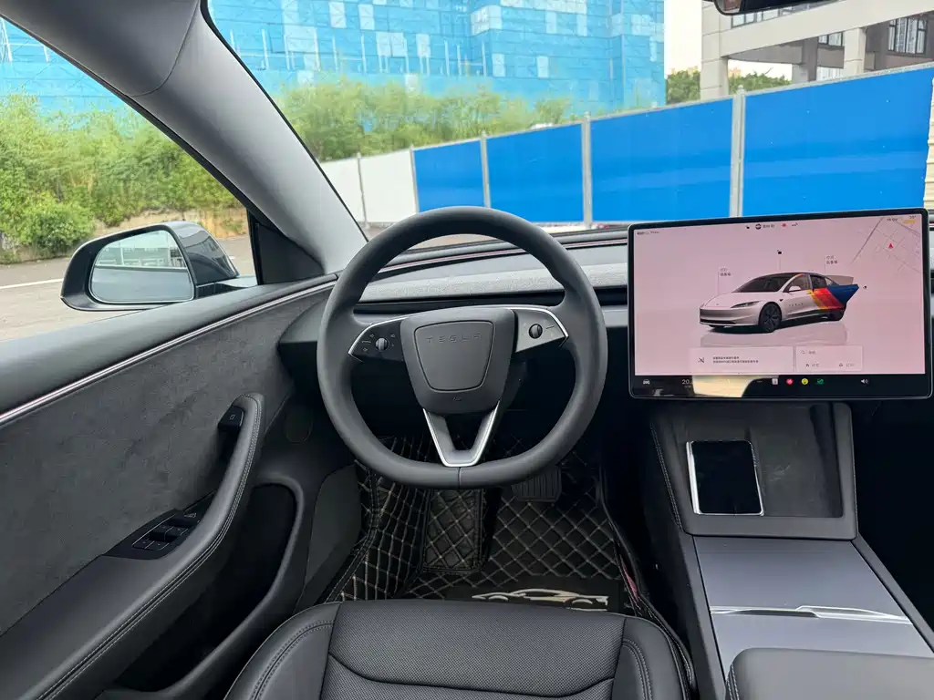 Tesla Model 3 — миниатюра 7