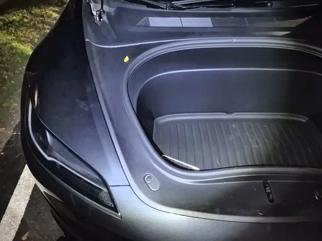 Tesla Model 3 — миниатюра 20