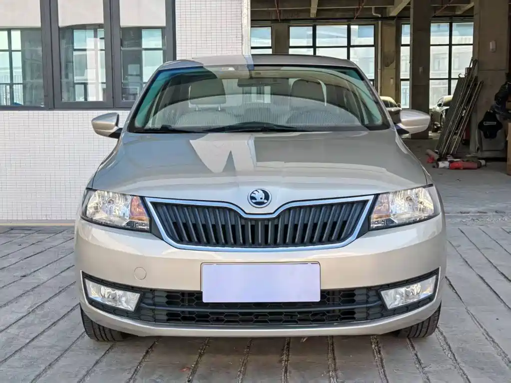 Skoda Rapid — миниатюра 2