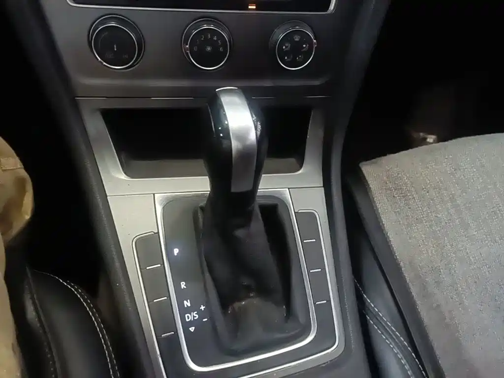 Volkswagen Golf — миниатюра 14