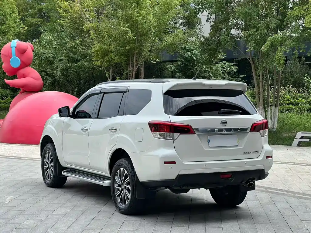 Nissan Terra — миниатюра 9