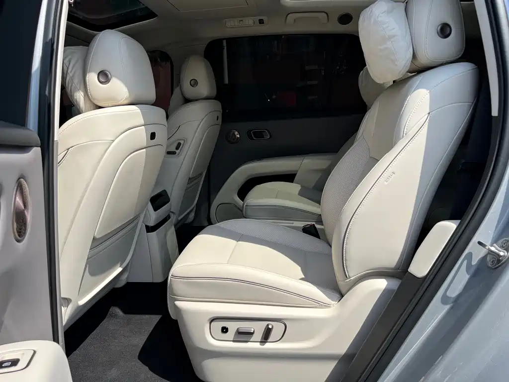 Li Auto i8 2025 Standard