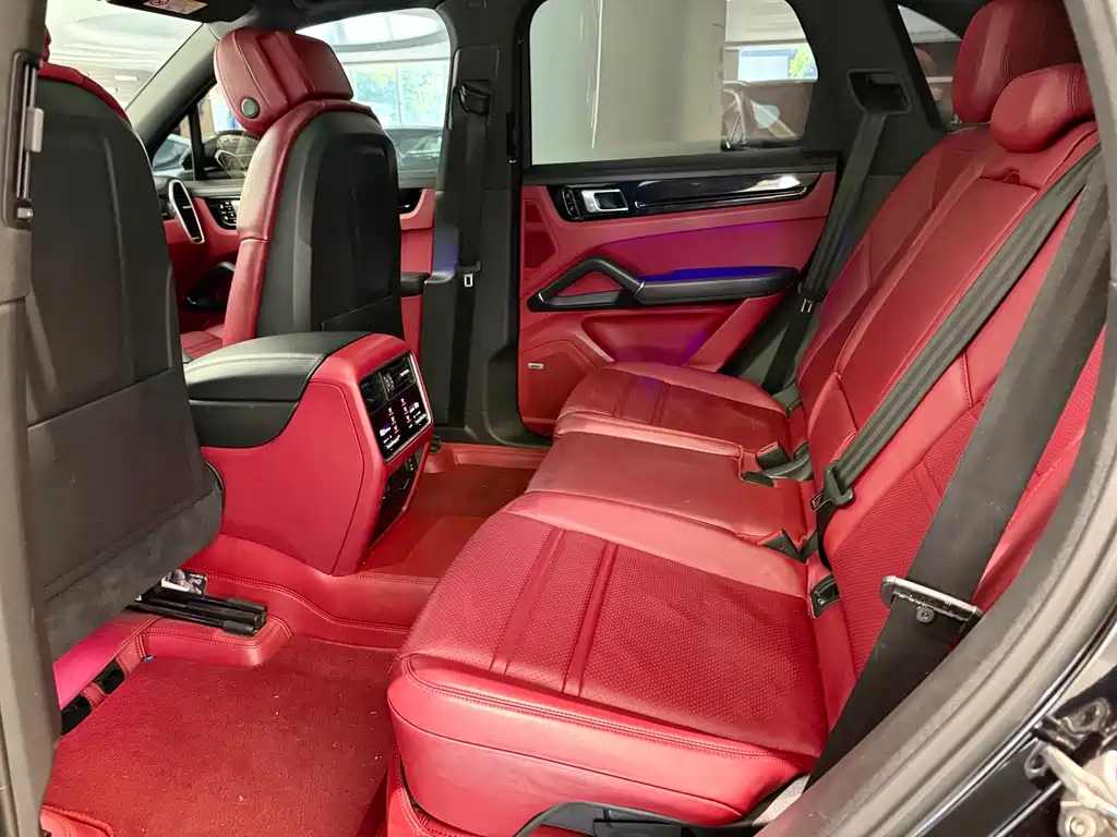 Porsche Cayenne — миниатюра 13