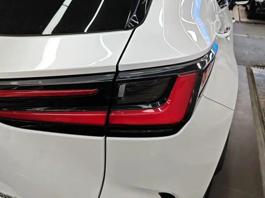 Lexus NX — миниатюра 8