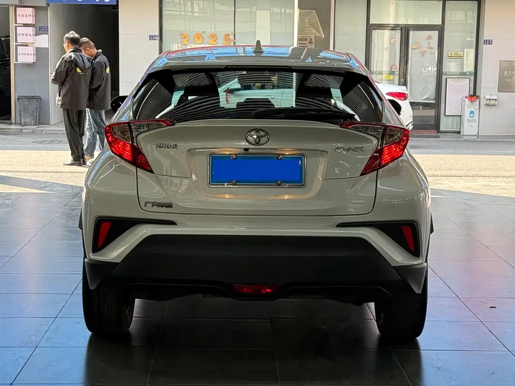 TOYOTA C HR