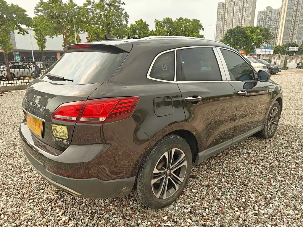 Borgward BX7 — миниатюра 5