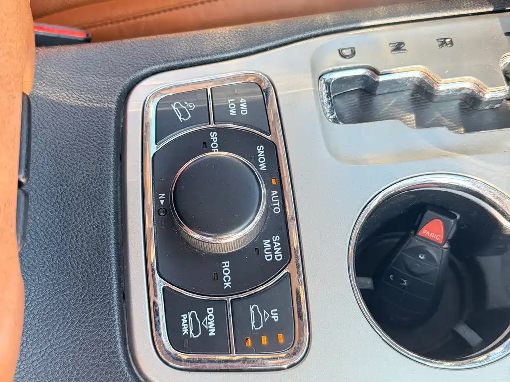 Jeep Grand Cherokee (Import) — миниатюра 21