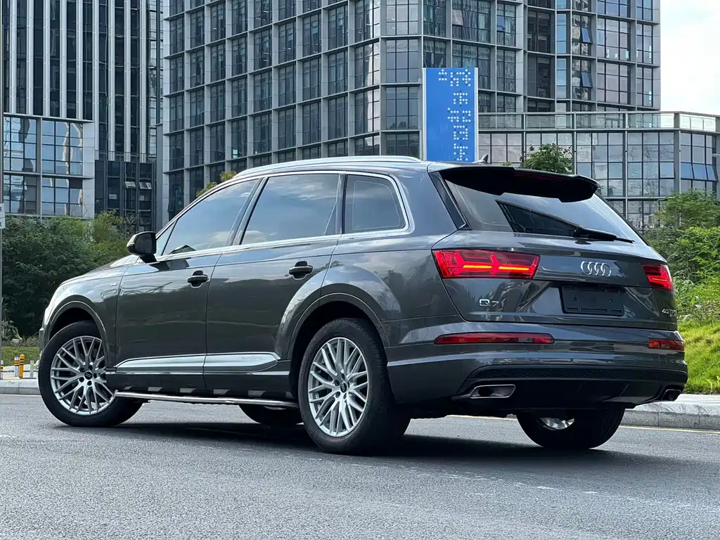 Audi Q7 — миниатюра 23