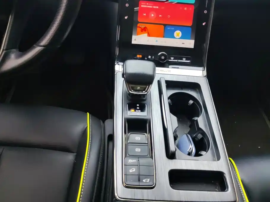 Roewe RX5 — миниатюра 15