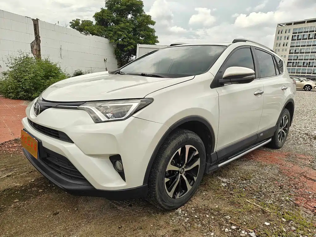 Toyota RAV4 — миниатюра 2