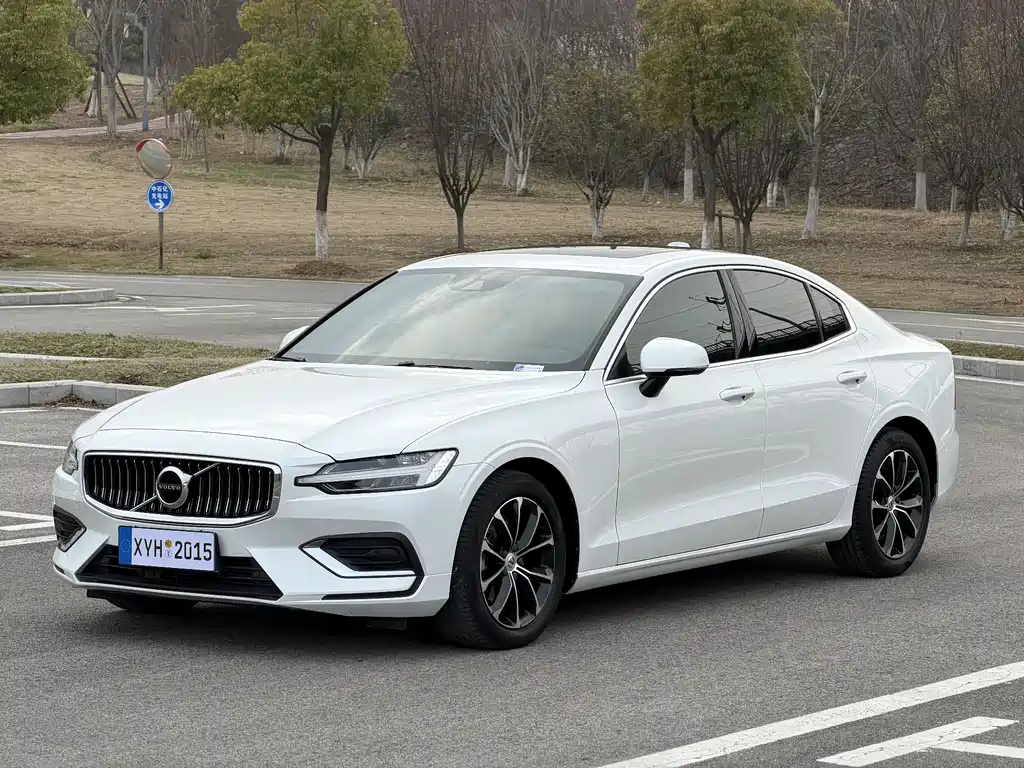 Купить Volvo S60
