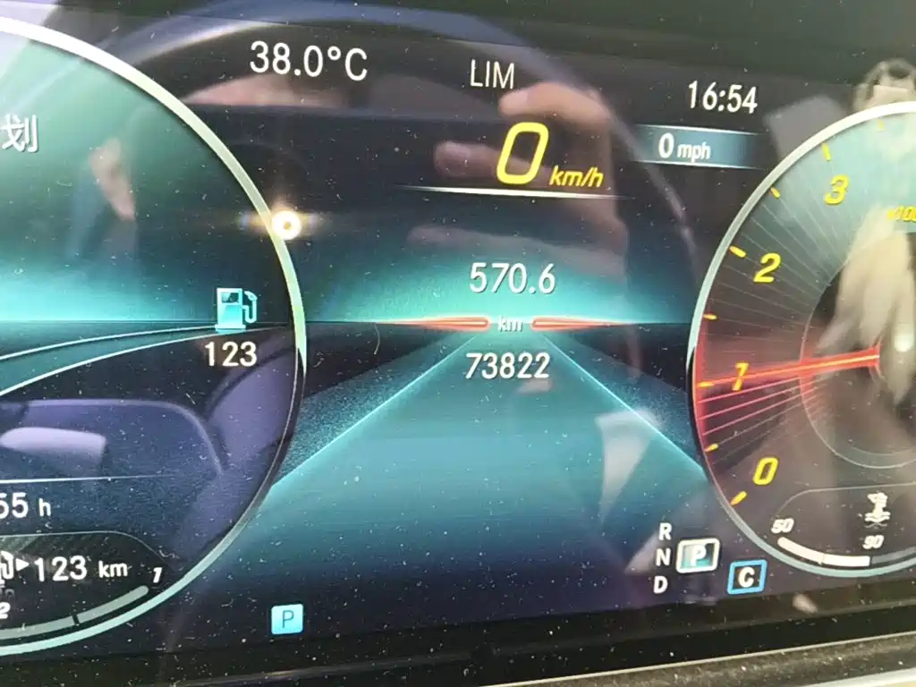 Mercedes-Benz E-Class — миниатюра 17
