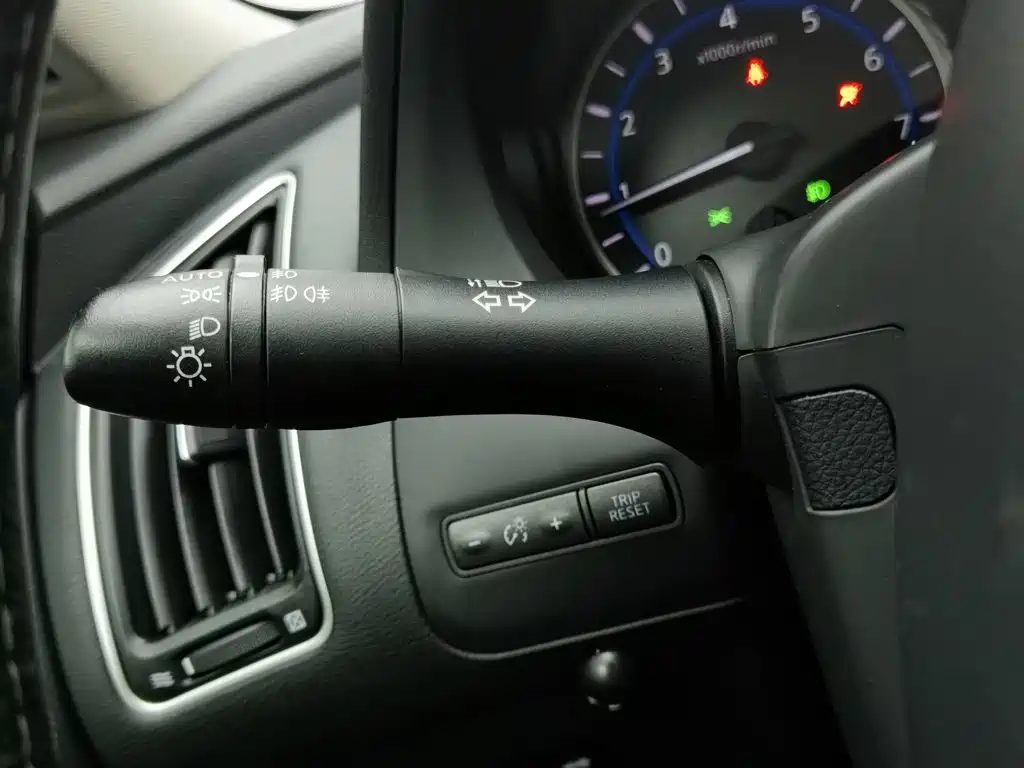 Infiniti Q50L — миниатюра 21