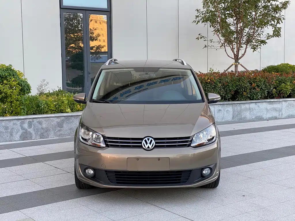 Volkswagen Touran — миниатюра 2